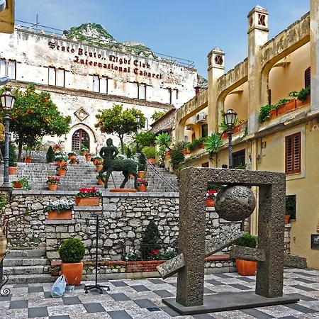 Casa Margot * Giardini Naxos